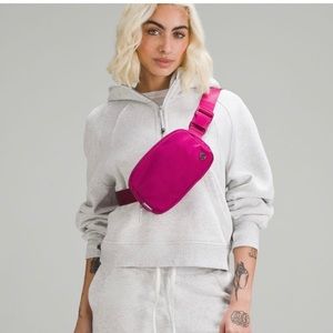 Everywhere Belt Bag Wild Berry